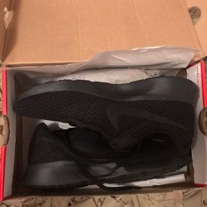 Nike black sneakers